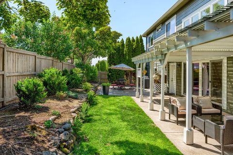 Tiny photo for 210 Bellerive Drive, Eagle Point, OR 97524 (MLS # 220219952)