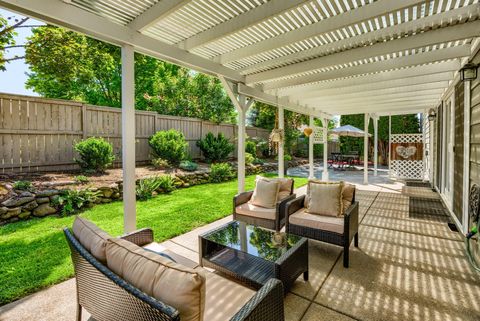 Tiny photo for 210 Bellerive Drive, Eagle Point, OR 97524 (MLS # 220219952)