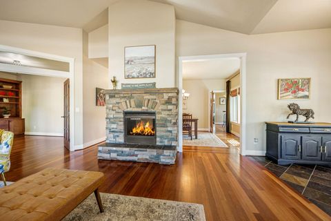 Tiny photo for 210 Bellerive Drive, Eagle Point, OR 97524 (MLS # 220219952)