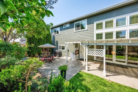 Tiny photo for 210 Bellerive Drive, Eagle Point, OR 97524 (MLS # 220219952)