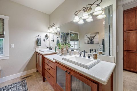 Tiny photo for 210 Bellerive Drive, Eagle Point, OR 97524 (MLS # 220219952)