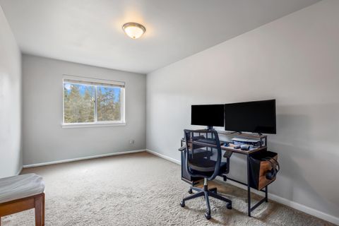 Tiny photo for 16500 Pine Creek Drive, La Pine, OR 97739 (MLS # 220214991)