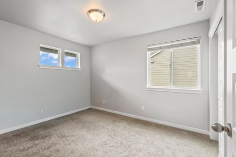 Tiny photo for 16500 Pine Creek Drive, La Pine, OR 97739 (MLS # 220214991)