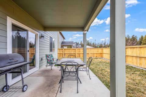 Tiny photo for 16500 Pine Creek Drive, La Pine, OR 97739 (MLS # 220214991)