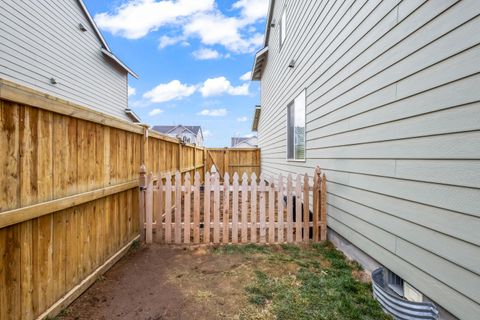 Tiny photo for 16500 Pine Creek Drive, La Pine, OR 97739 (MLS # 220214991)