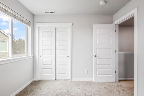 Tiny photo for 16500 Pine Creek Drive, La Pine, OR 97739 (MLS # 220214991)