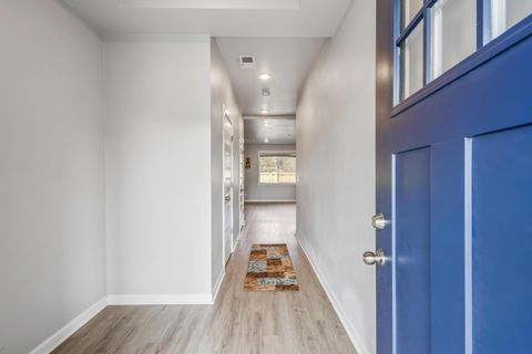 Tiny photo for 16500 Pine Creek Drive, La Pine, OR 97739 (MLS # 220214991)