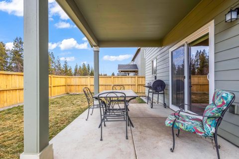 Tiny photo for 16500 Pine Creek Drive, La Pine, OR 97739 (MLS # 220214991)