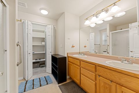 Tiny photo for 2719 SW Garden Meadow Drive, Grants Pass, OR 97527 (MLS # 220214027)