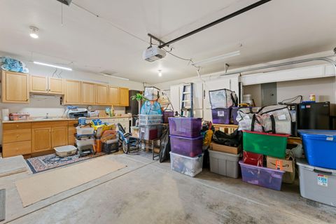 Tiny photo for 2719 SW Garden Meadow Drive, Grants Pass, OR 97527 (MLS # 220214027)