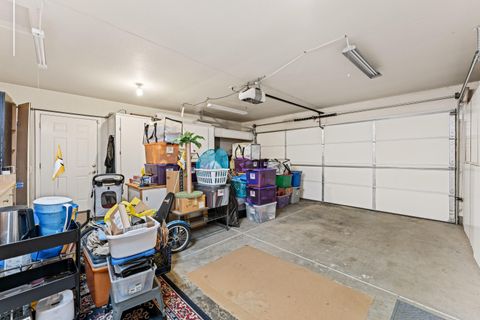 Tiny photo for 2719 SW Garden Meadow Drive, Grants Pass, OR 97527 (MLS # 220214027)