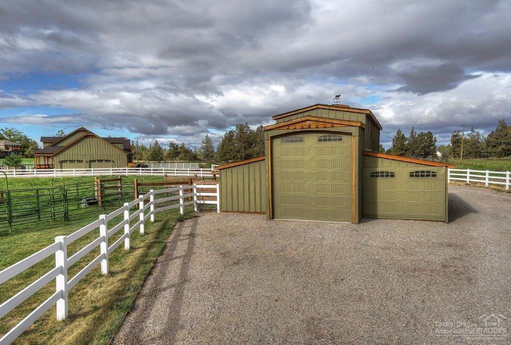 Crooked River Estate - Residential