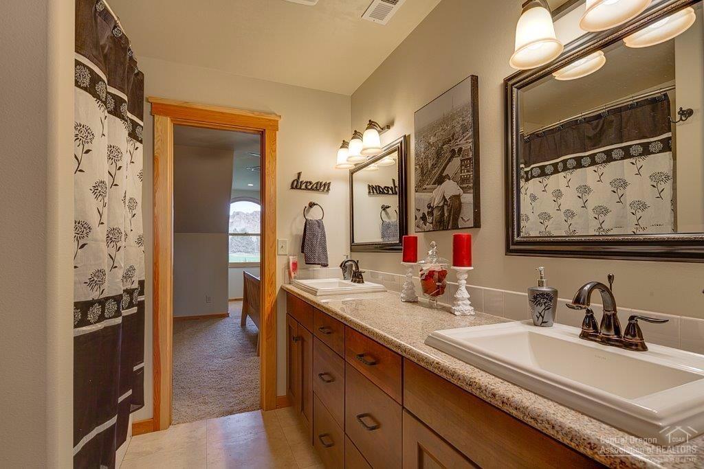 Crooked River Estate - Residential