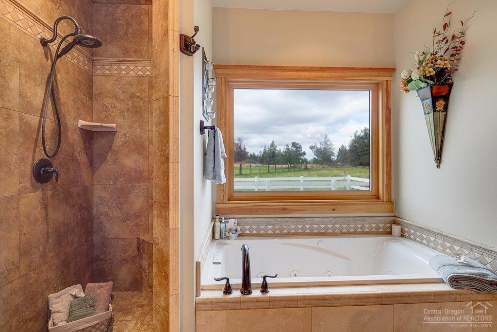 Crooked River Estate - Residential