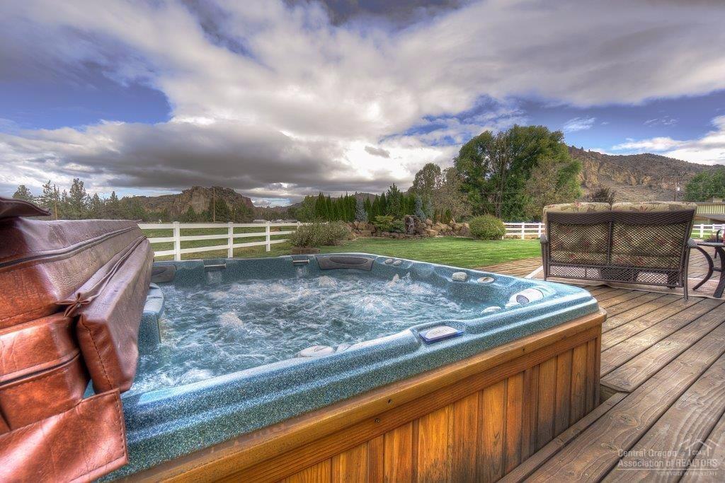 Crooked River Estate - Residential