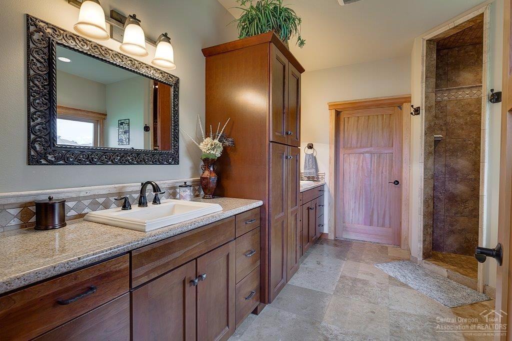 Crooked River Estate - Residential