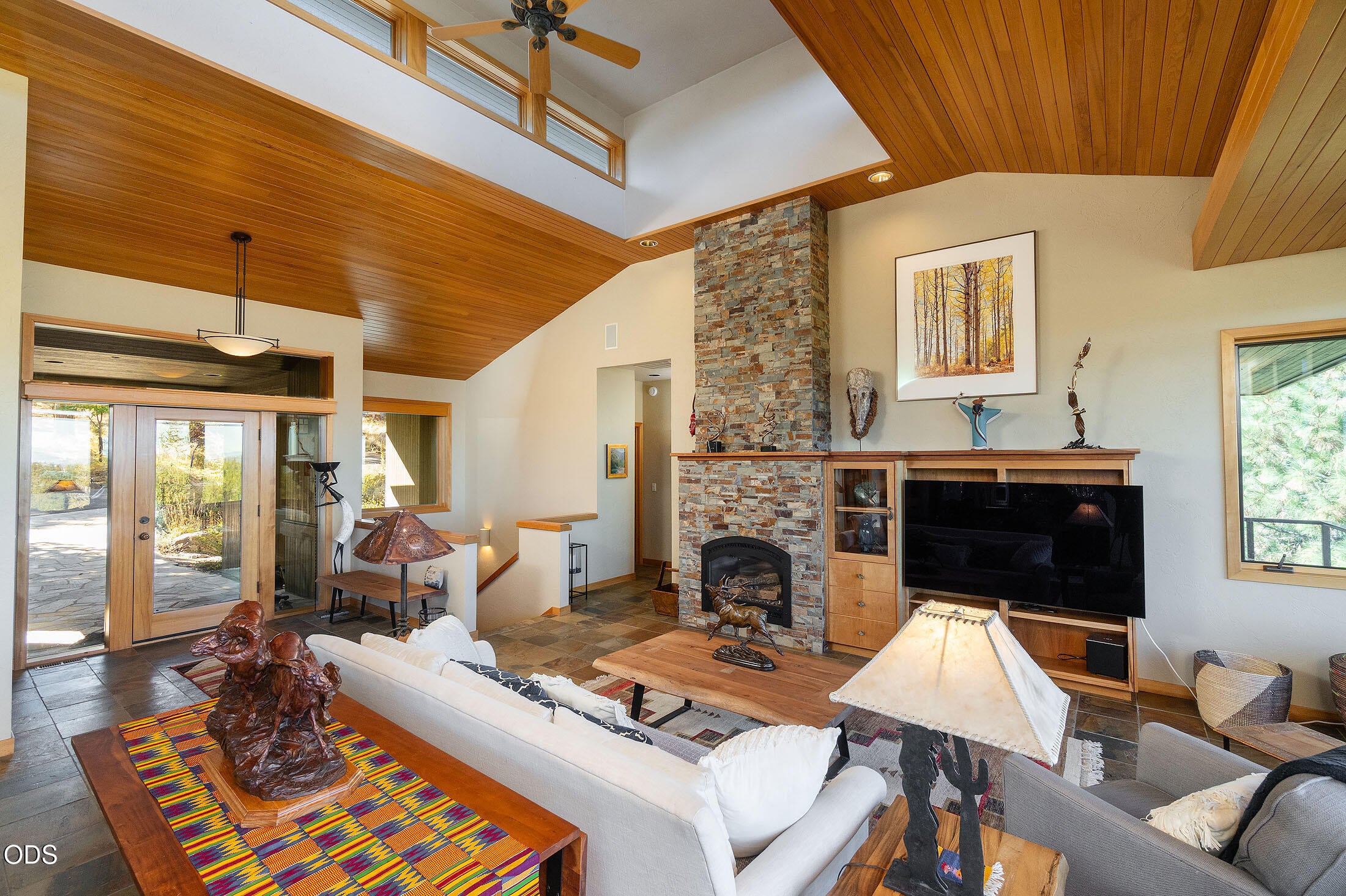 885 NW Chelsea Loop