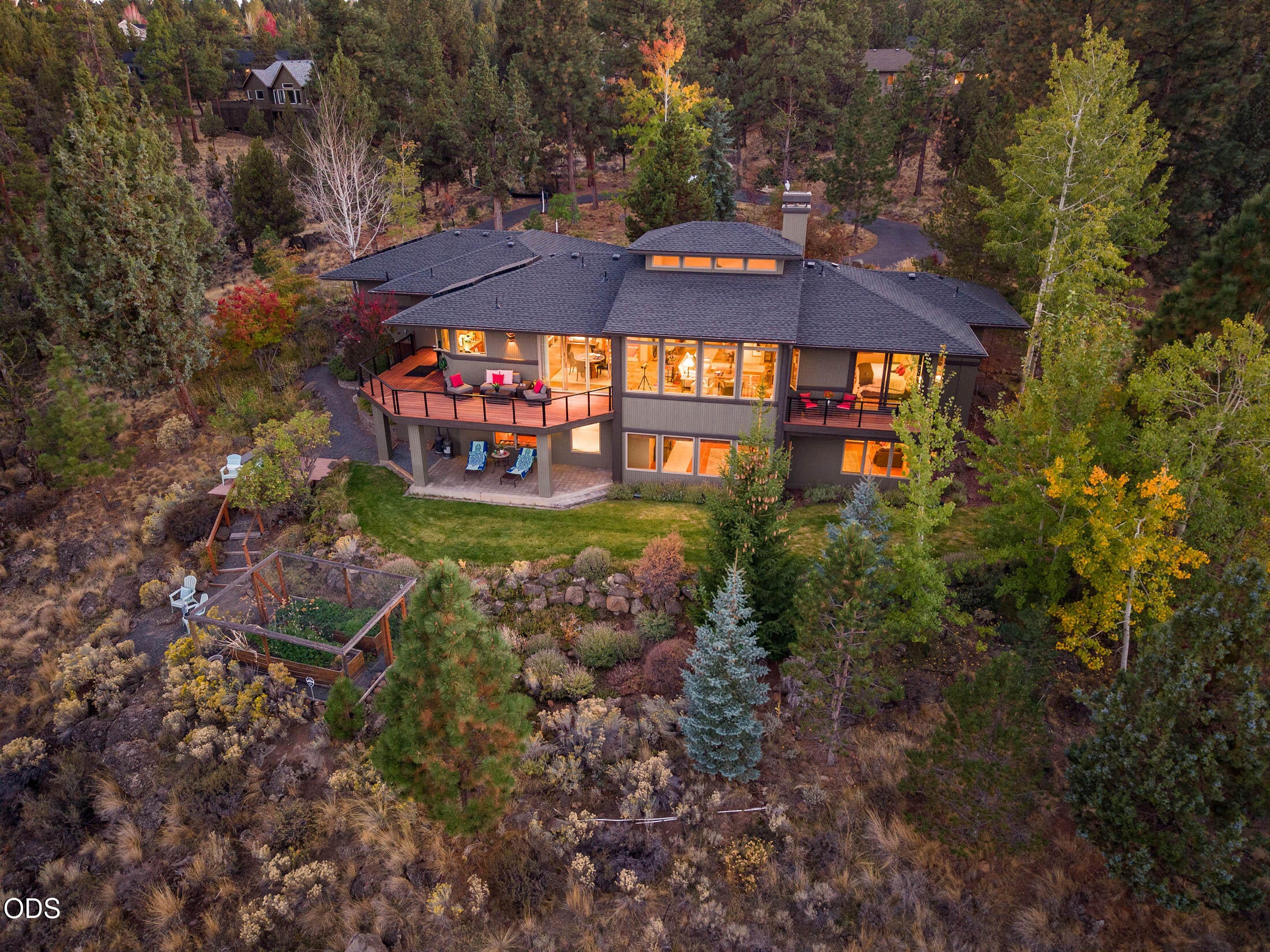 885 NW Chelsea Loop