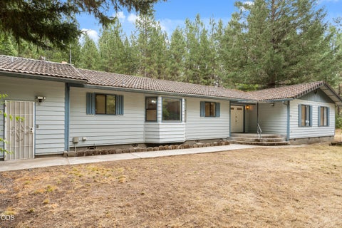 Tiny photo for 1475 Pleasant Creek Road, Rogue River, OR 97537 (MLS # 220226942)