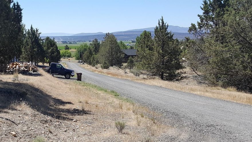 A recreational parcel only! Gently slope, corner lot. Enjoy all the amenities of Ochoco West Community including swimming pool, fishing lake, community hall, OHV trails and more.