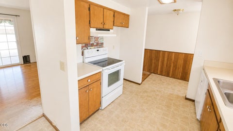 Tiny photo for 7875 Gladstone Avenue, White City, OR 97503 (MLS # 220227284)