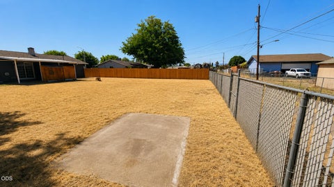 Tiny photo for 7875 Gladstone Avenue, White City, OR 97503 (MLS # 220227284)