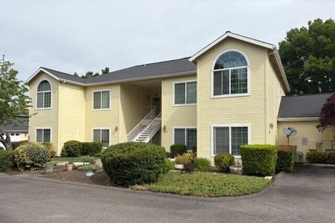 3963 Arrowhead Drive Medford OR 97504