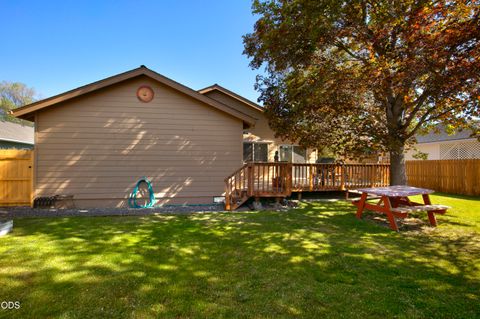 Tiny photo for 990 SE 2nd Street, Prineville, OR 97754 (MLS # 220224304)