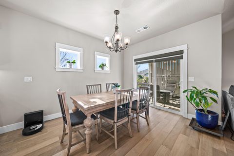 Tiny photo for 114 Connecticut Court, Medford, OR 97504 (MLS # 220217645)