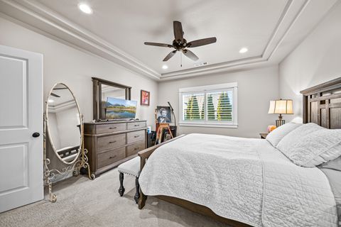 Tiny photo for 114 Connecticut Court, Medford, OR 97504 (MLS # 220217645)