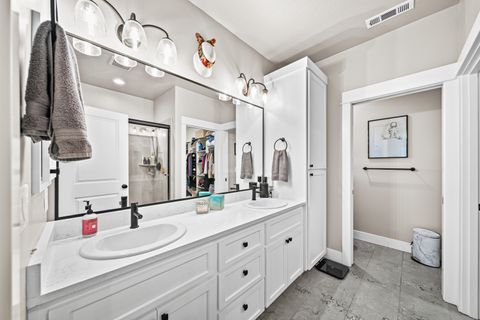 Tiny photo for 114 Connecticut Court, Medford, OR 97504 (MLS # 220217645)