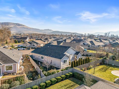 Tiny photo for 114 Connecticut Court, Medford, OR 97504 (MLS # 220217645)