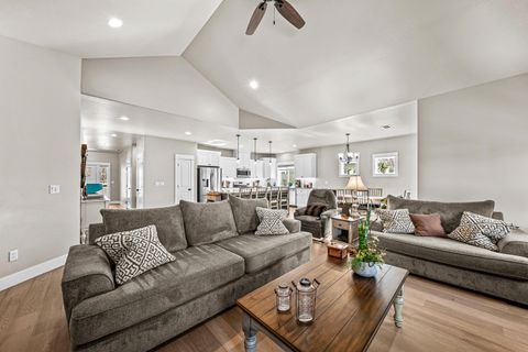 Tiny photo for 114 Connecticut Court, Medford, OR 97504 (MLS # 220217645)