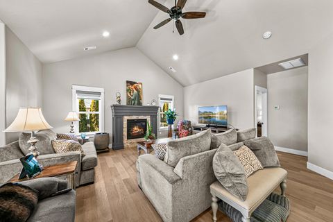 Tiny photo for 114 Connecticut Court, Medford, OR 97504 (MLS # 220217645)