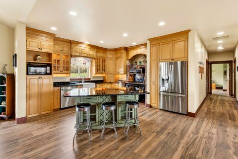 Tiny photo for 2305 NE Wilcox Avenue, Terrebonne, OR 97760 (MLS # 220219536)