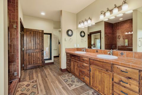 Tiny photo for 2305 NE Wilcox Avenue, Terrebonne, OR 97760 (MLS # 220219536)