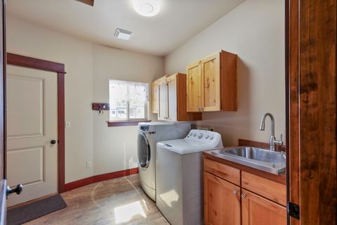 Tiny photo for 2305 NE Wilcox Avenue, Terrebonne, OR 97760 (MLS # 220219536)