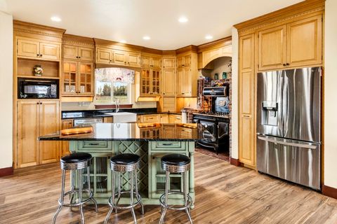 Tiny photo for 2305 NE Wilcox Avenue, Terrebonne, OR 97760 (MLS # 220219536)