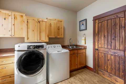Tiny photo for 2305 NE Wilcox Avenue, Terrebonne, OR 97760 (MLS # 220219536)