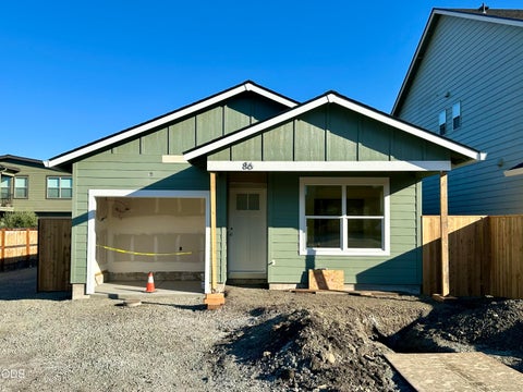 Photo of 86 Gangnes Drive, Talent, OR 97540 (MLS # 220229083)