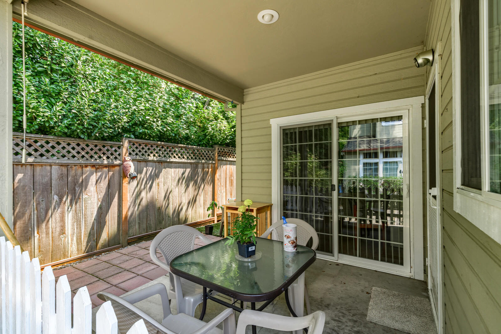 Court On Mary Jane, The - Residential