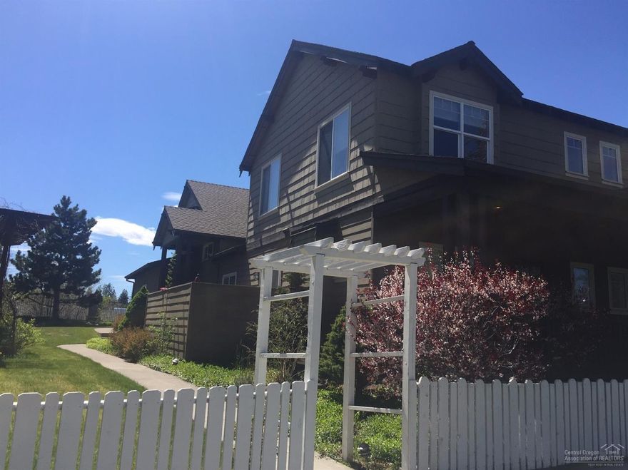 Fantastic Location! This warm and inviting 1 bedroom,1 bath condo is located in the heart of the Bend Pearl District as designated by the neighborhood. 2 blocks to the Deschutes River, The home is close to the Old Mill, Downtown and the OSU campus. Enjoy your peek a boo mountain views from your elevated deck The home has an attached 1 car garage with tons of storage . Come enjoy Bend at it's best from this affordable home.