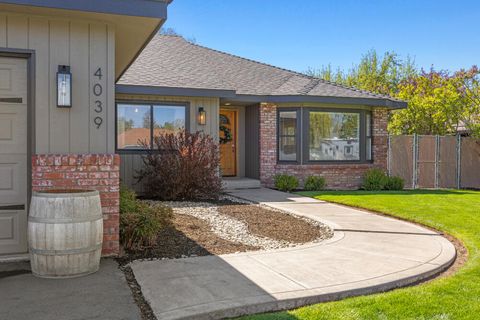 Tiny photo for 4039 Valinda Way, Klamath Falls, OR 97603 (MLS # 220220127)