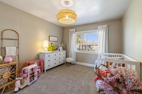 Tiny photo for 4039 Valinda Way, Klamath Falls, OR 97603 (MLS # 220220127)