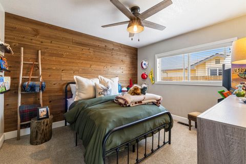 Tiny photo for 4039 Valinda Way, Klamath Falls, OR 97603 (MLS # 220220127)