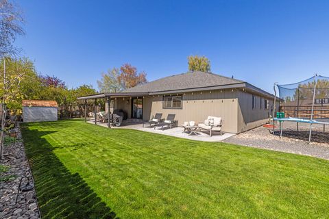 Tiny photo for 4039 Valinda Way, Klamath Falls, OR 97603 (MLS # 220220127)