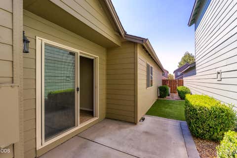 Tiny photo for 417 NW 27th Street, Redmond, OR 97756 (MLS # 220227384)