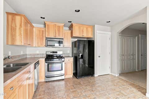 Tiny photo for 417 NW 27th Street, Redmond, OR 97756 (MLS # 220227384)