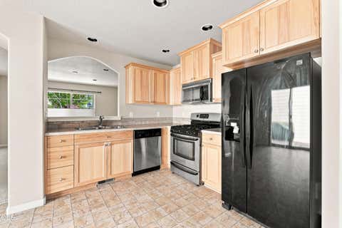 Tiny photo for 417 NW 27th Street, Redmond, OR 97756 (MLS # 220227384)
