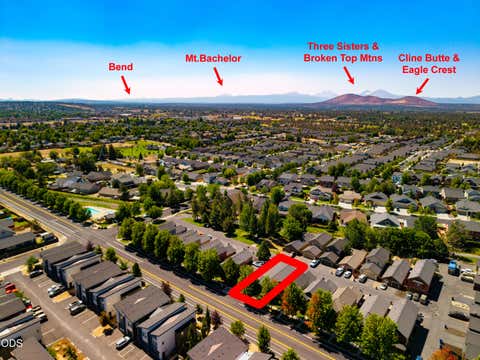 Tiny photo for 417 NW 27th Street, Redmond, OR 97756 (MLS # 220227384)